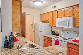 Updated Kitchen at Hunt Club Apartments, Integrity Realty, Copley, 44321